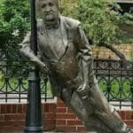 Скулптура на Вежди Рашидов