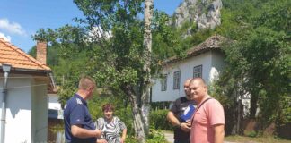 Служители на ОДМВР-Перник в Трън