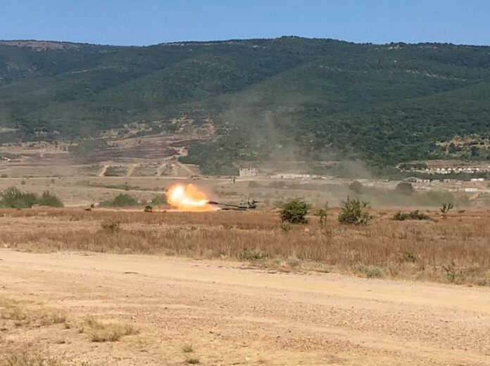 Военни, танк