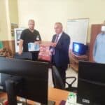 Д-р Александър Златанов по средата