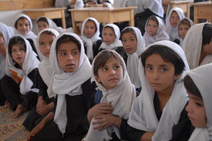 Афганистан - училище.