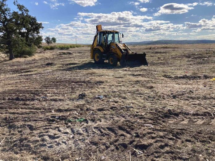 Премахнаха сметището в землището на село Бата