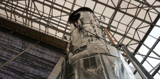 Космически телескоп Хъбъл.