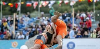 Мими Христова (вляво) и София Георгиева във финалната битка