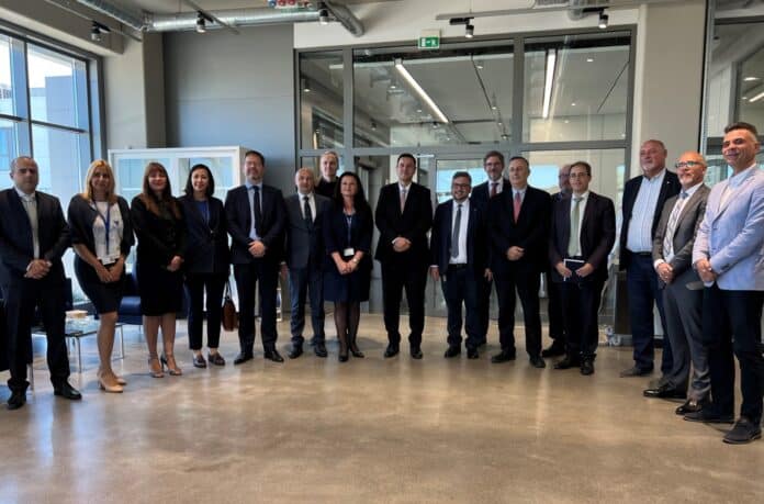 Министър Николай Стоянов и дипломати