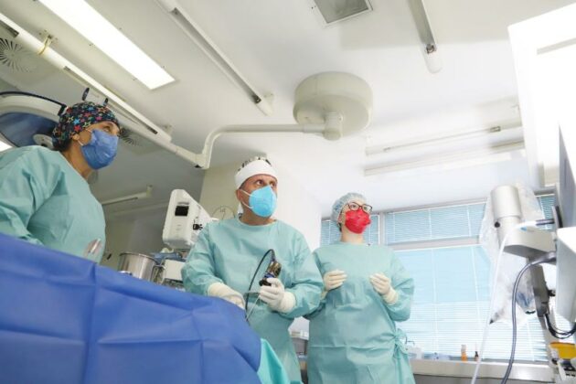 Операция, лекари