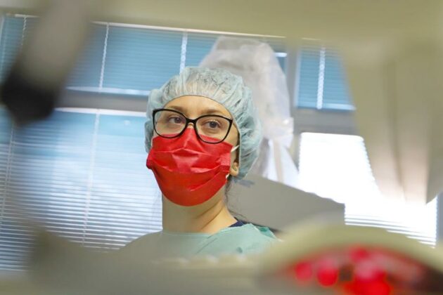 Операция, лекари