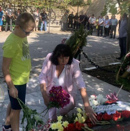 Почит към загинали полицаи