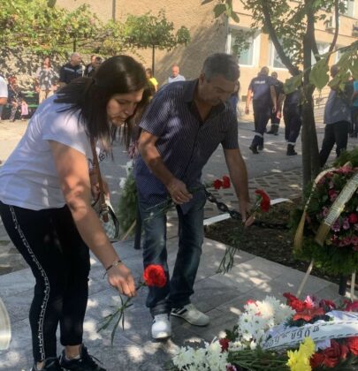 Почит към загинали полицаи