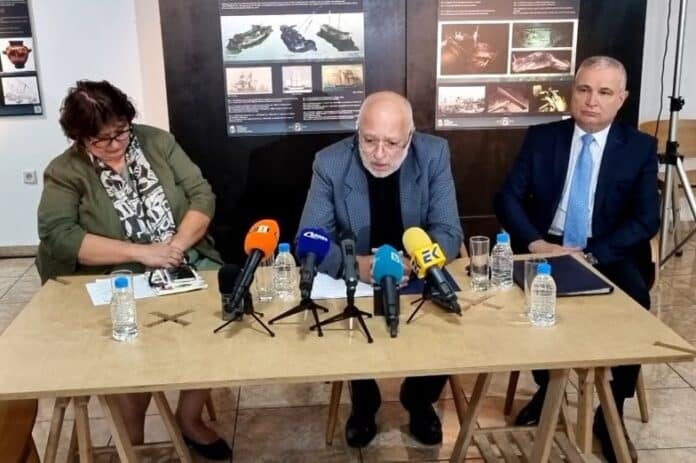 Проф. Борислава Танева, проф. Велислав Минеков и доц. д-р Пламен Славов