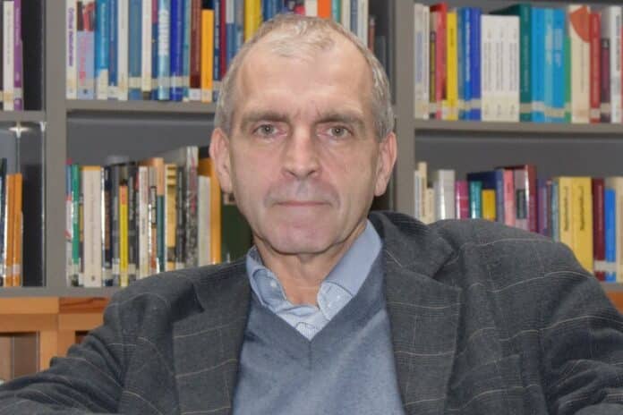 Проф. Ивайло Дичев