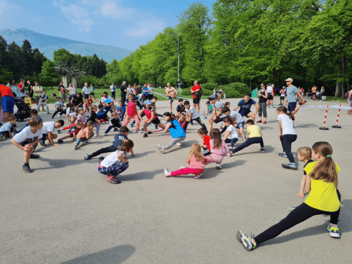 Спортуващи ученици