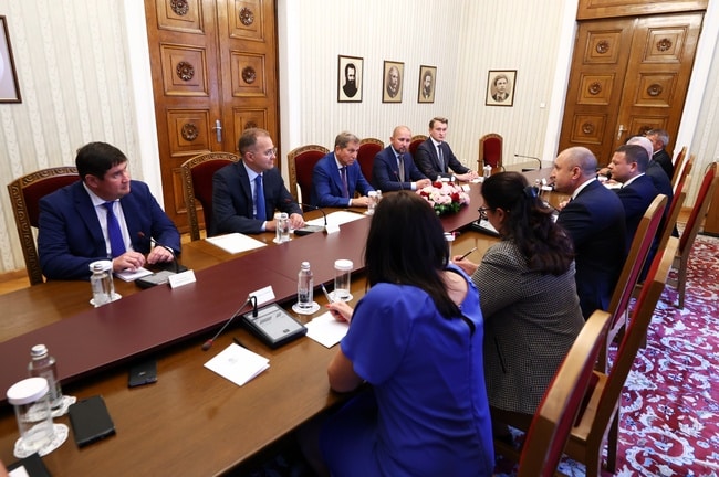 Среща на Румен Радев с "Лукойл"