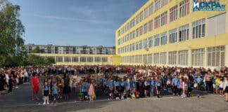 Училище, ученици