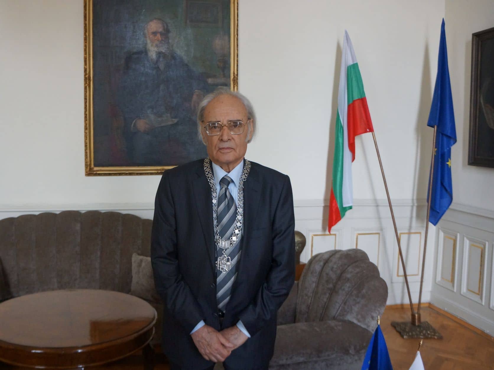 Напусна ни акад. Антон Дончев Искра.бг