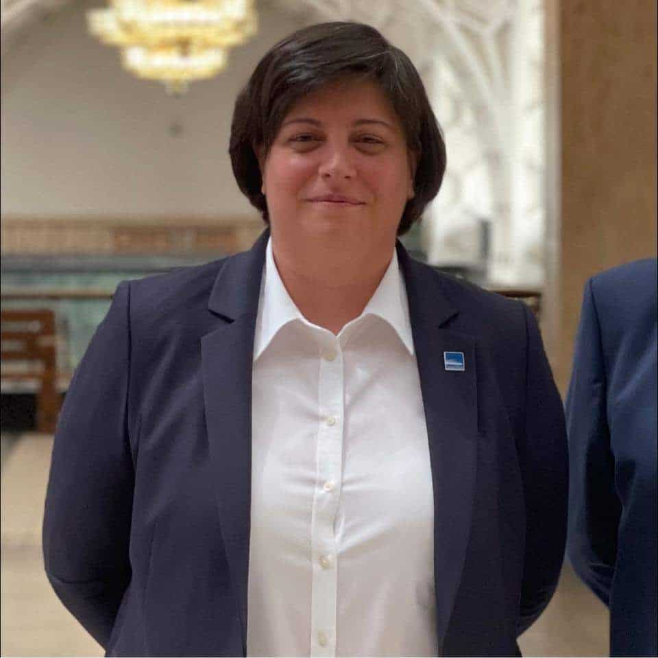 Чудили ли сте се защо когато един политик бъде хванат