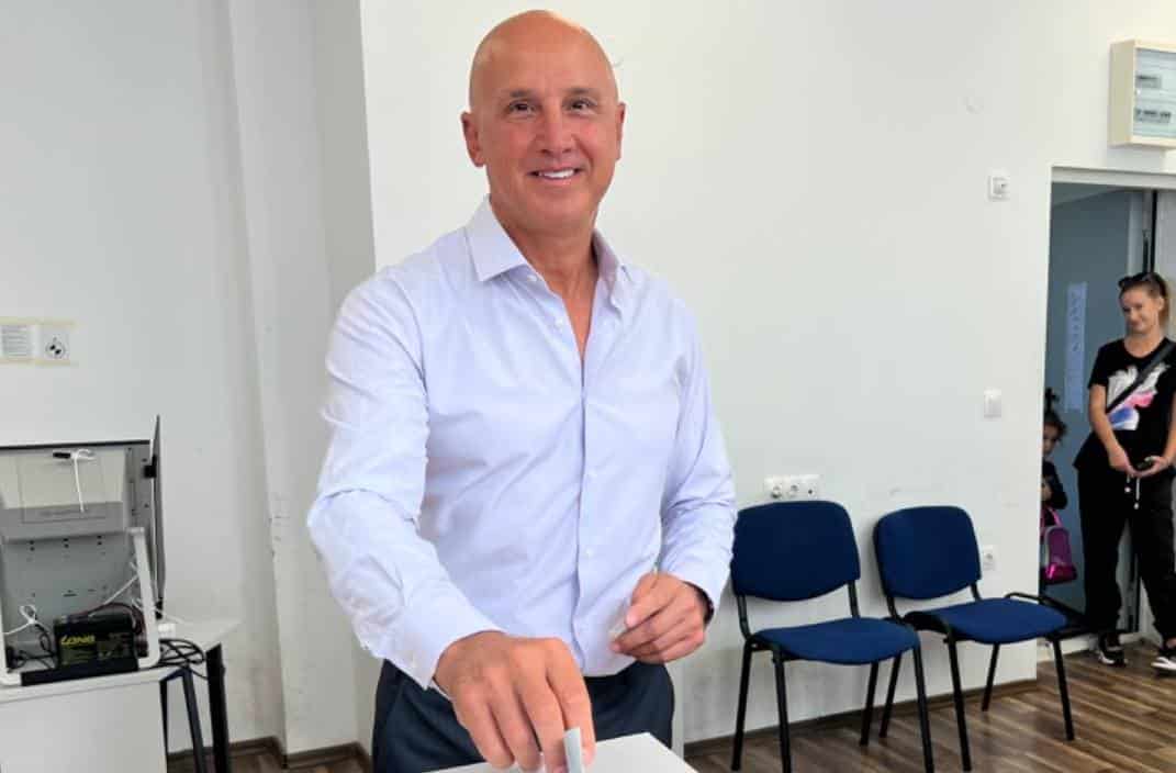 Бившият депутат от Демократична България ДБ Димитър Найденов очаква името