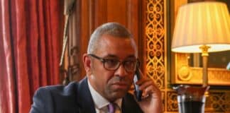 Джеймс Клевърли