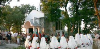 Фестивал в село Хухла