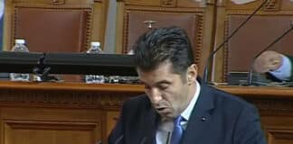 Кирил Петков