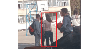 Майката, за която се твърди, че е ударила шамарите