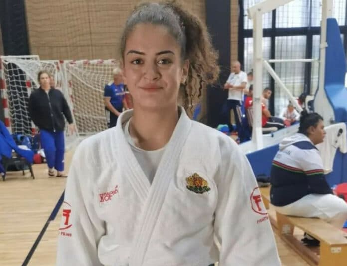 Надие Жаафар