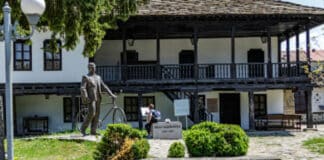 Паметник на Иван Хаджийски