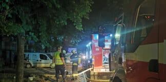 Пожарникари