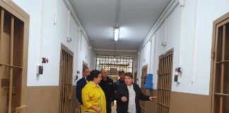 Проверка в затвора