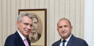 Джефри Паят и Румен Радев