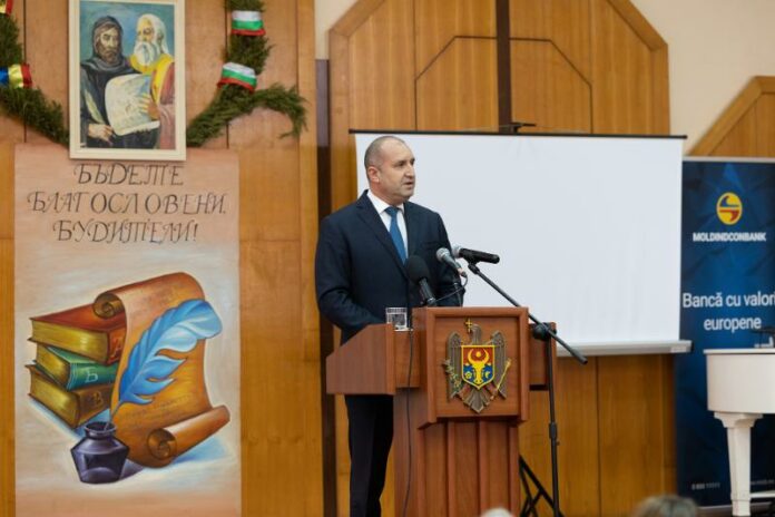 Румен Радев