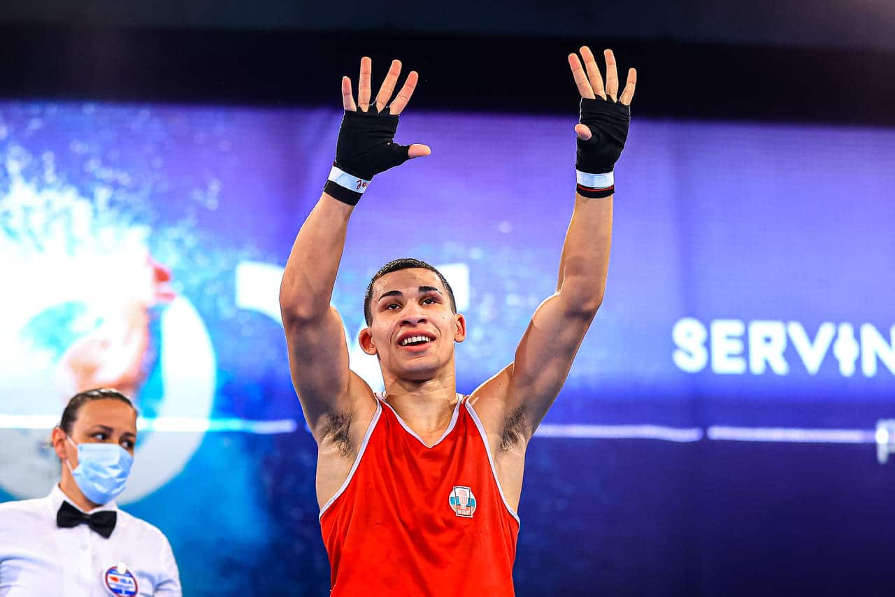 19 годишният ни боксьор Радослав Росенов е спечелил златния медал в