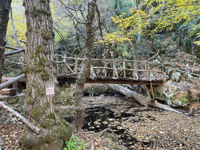 Екопътека "Пещери и извори на река Младежка"