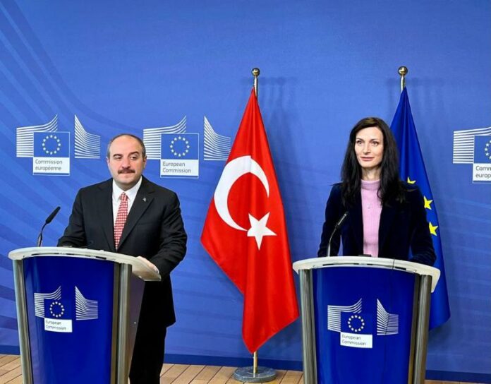 Мустафа Варанк и Мария Габриел