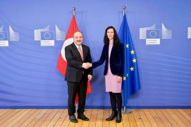 Мустафа Варанк и Мария Габриел