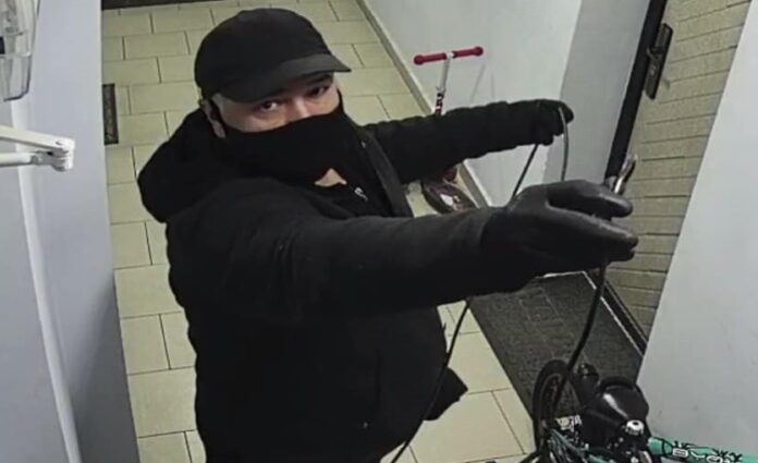 Обир, кражба