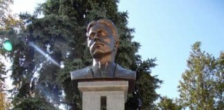 Паметник Васил Левски