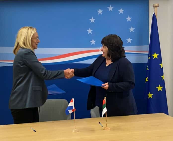 Сигрид Кааг и Росица Велкова