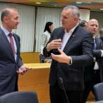 Министър Христов и негов колега на заседанието