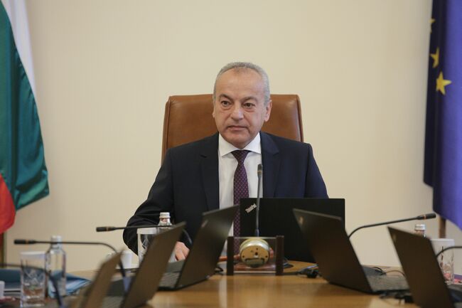 Служебният премиер Гълъб Донев коментира темата за преместването на паметника