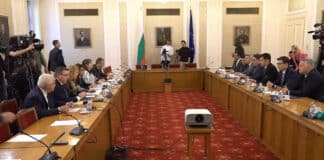 Среща между "Продължаваме промяната" и ГЕРБ