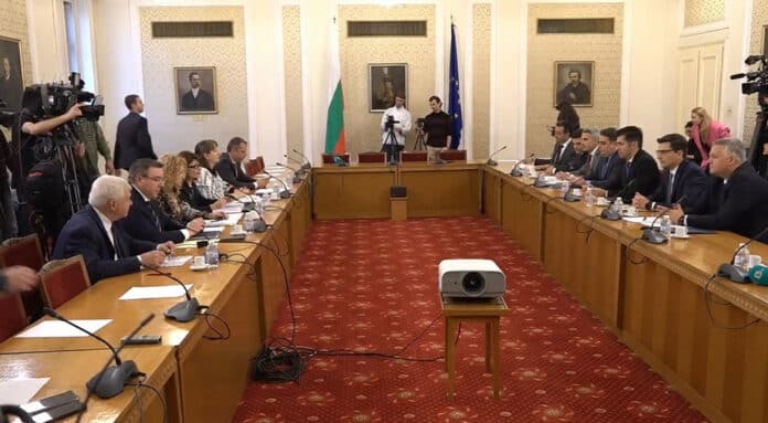 Среща между "Продължаваме промяната" и ГЕРБ