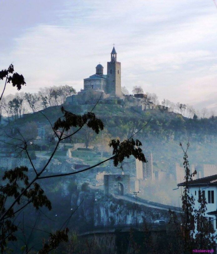 Архитектурно-музеен резерват "Царевец"