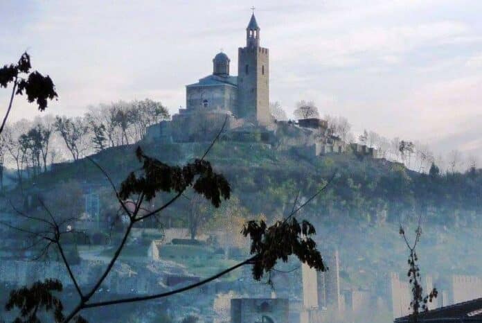 Архитектурно-музеен резерват "Царевец"