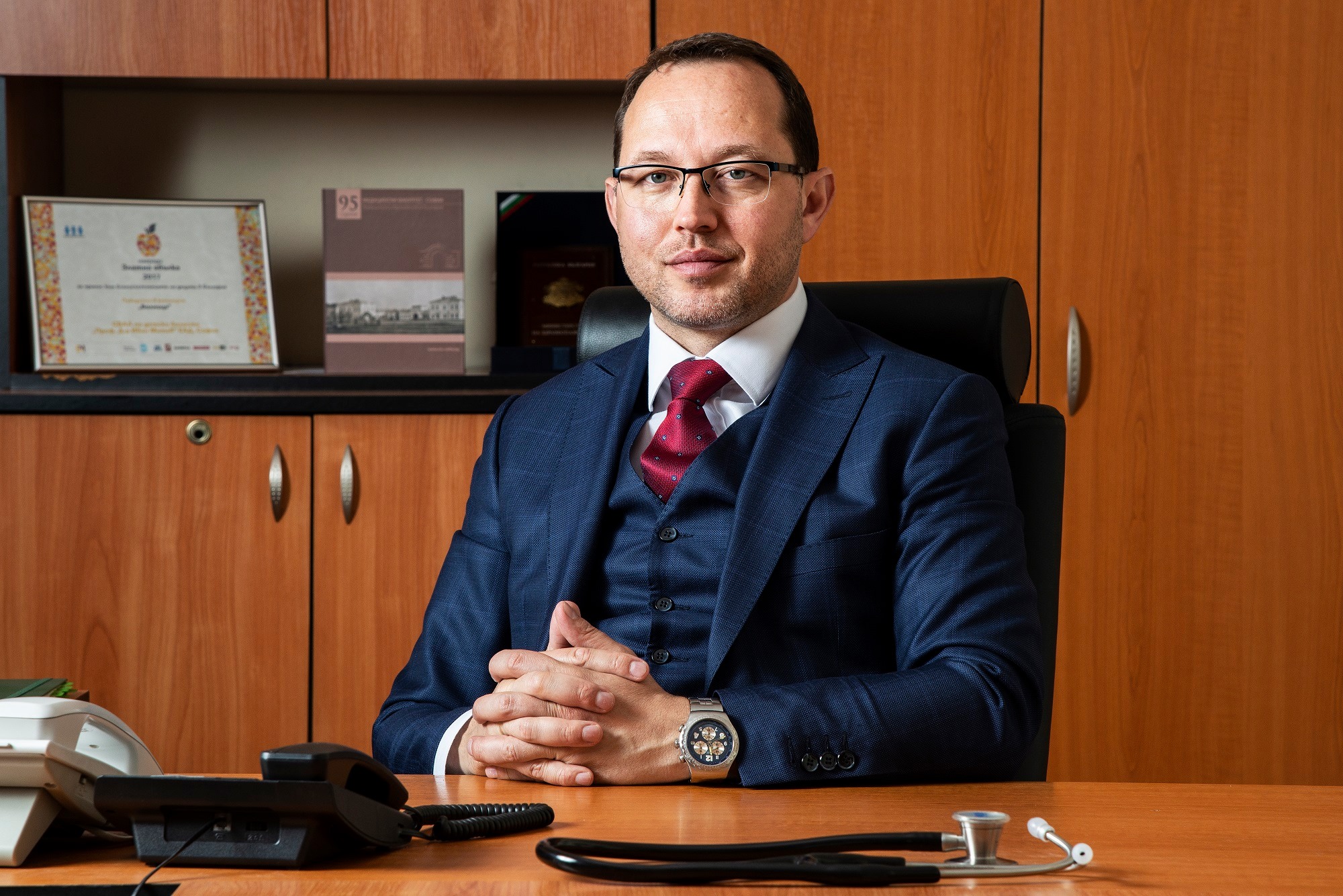 Министърът на здравеопазването доц Михаил Околийски не приема оставката на