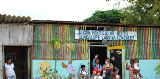 Еквадор - бедност.