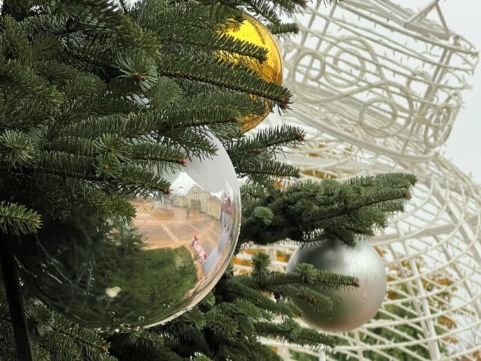 Коледна украса в Ямбол