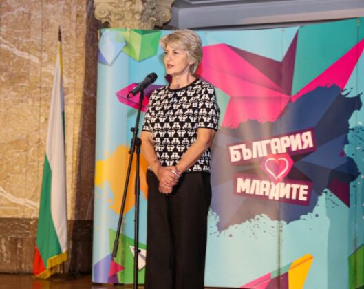 Весела Лечева