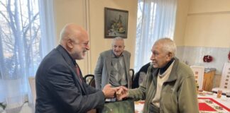 Проф. Велислав Минеков