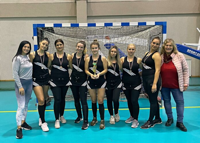 Шампионат по хокей